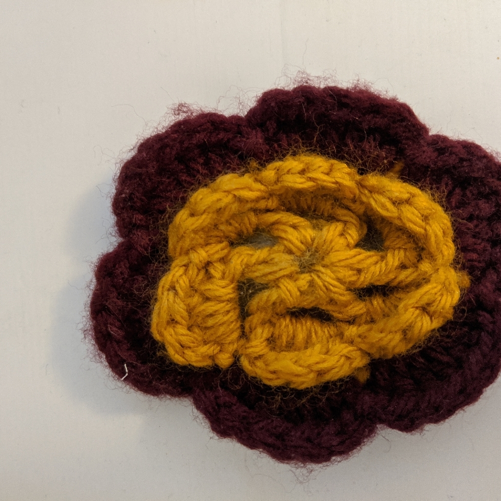 Crochet floral hair clip